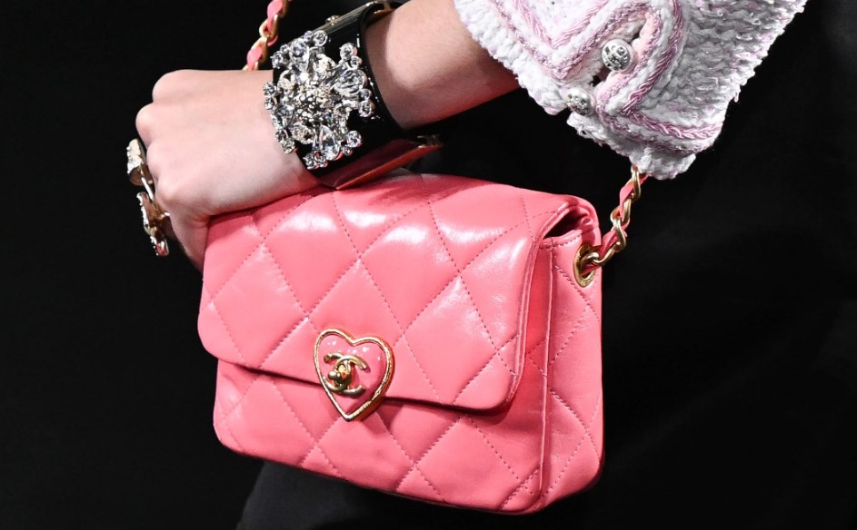 Why Girls Love Pink Handbags